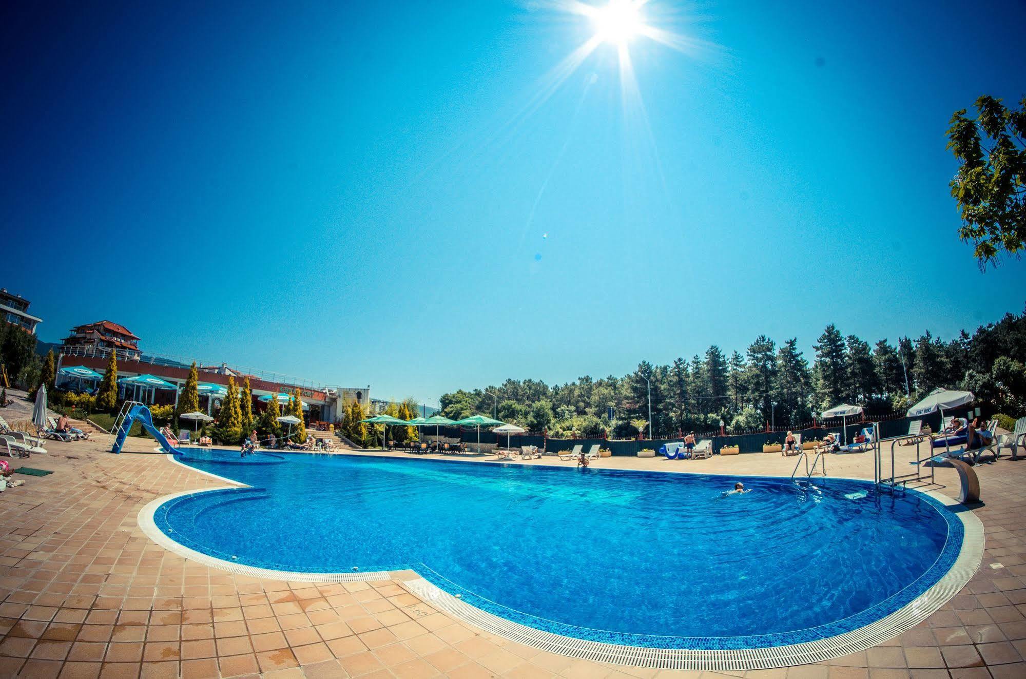 Gt Green Fort Beach Apartments Sunny Beach Exterior foto
