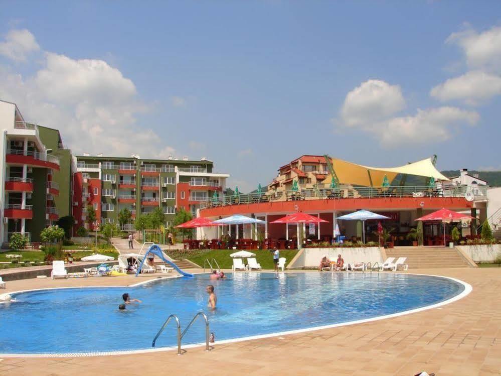 Gt Green Fort Beach Apartments Sunny Beach Exterior foto